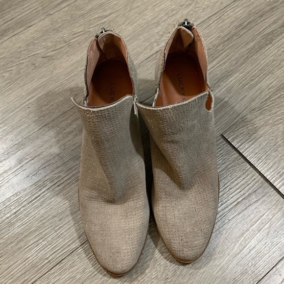 Lucky Brand Shoes - Lucky Brand Powe Taupe Suede Ankle Boots Stacked Heel size 7